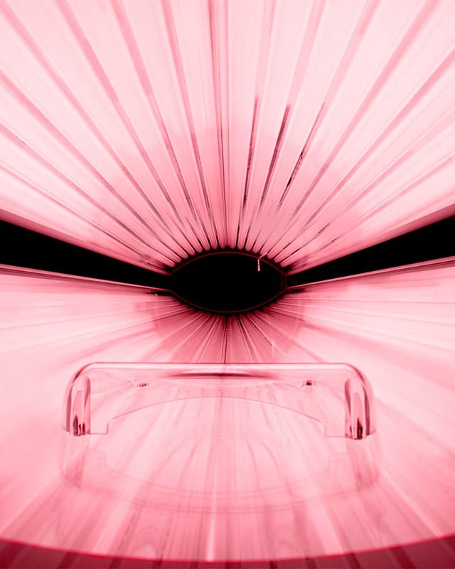 Ultrasun E4 tanning bed with CollaTan lamps